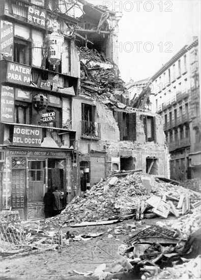 Ruins of the city of Madrid, 1936