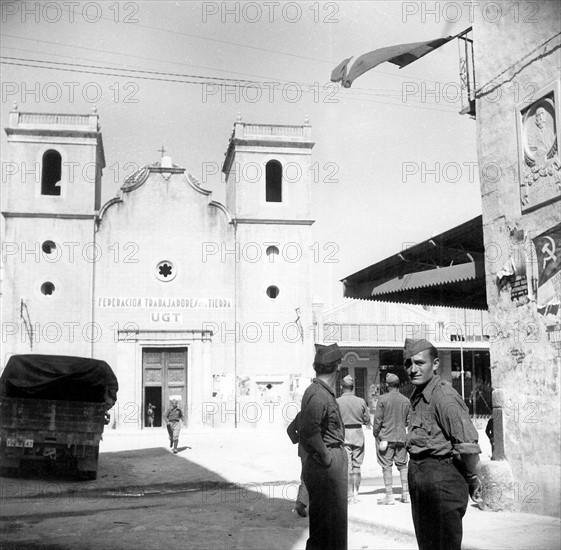 Nationalist troops entering Vinaroz, 1938