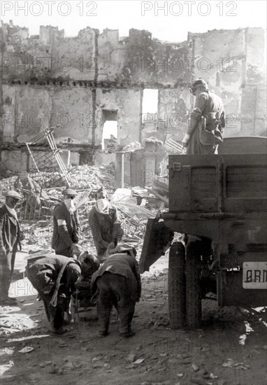 Ruins in the city of Toledo, 1936