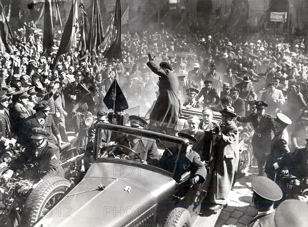 Manifestations républicaines à Barcelone, après les élections du 16 février 1936