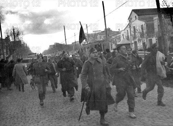 Nationalist troops entering the city of Barcelone, 1939