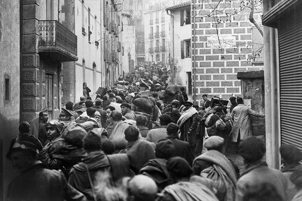 Spanish refugees near the French frontier, 1939