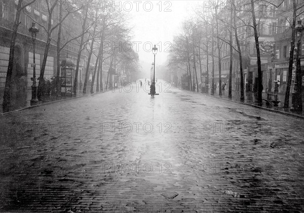 1er mai 1919 à Paris, sous la pluie