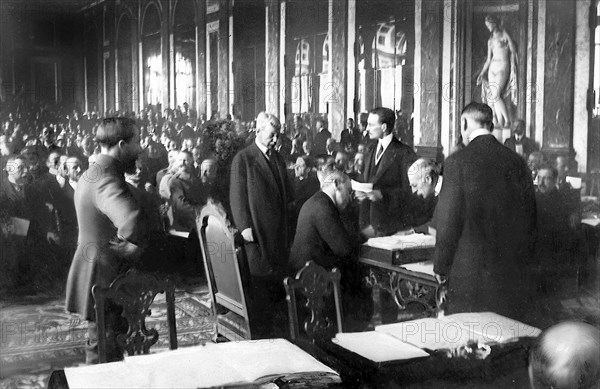 Signature du Traité de Versailles, 28 juin 1919