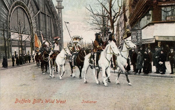 Défilé de la troupe du Buffalo Bill's Wild West à Paris