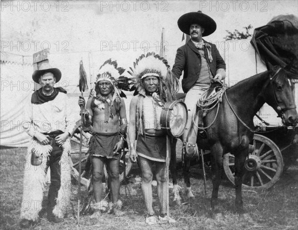 Buffalo Bill's Wild West. Cow boy, Peaux-Rouges, Chef Mexicain et champion du lasso