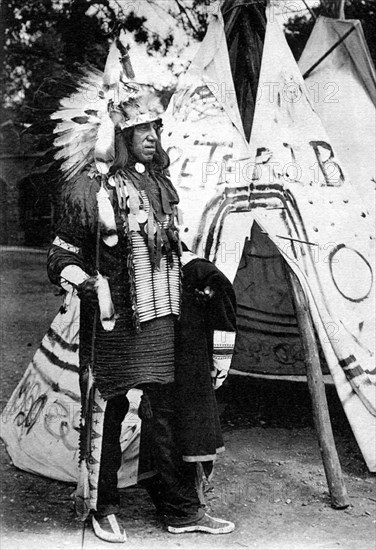 Sambird, Sioux Indian, at the Red Indian village in the Zoological Garden of Paris.