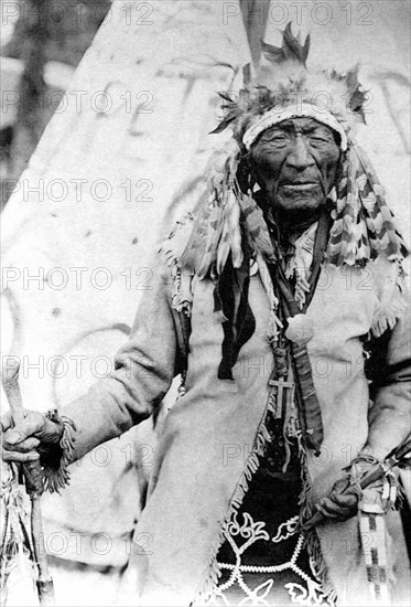 Flat Iron, 105- year-old Indian at the Red Indian village in the Zoological Garden of Paris.
