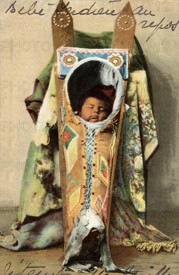 Carte postale représentant un enfant Kiowa dormant