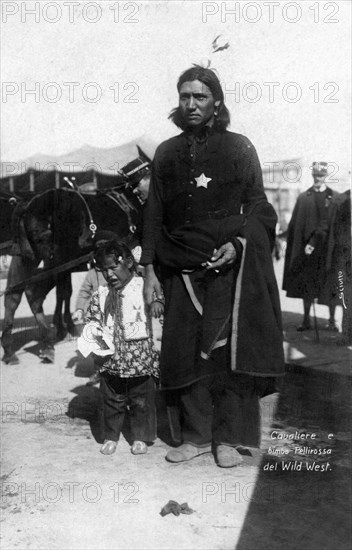 Carte postale italienne représentant  un cavalier et un enfant Peaux-Rouges du Wild West