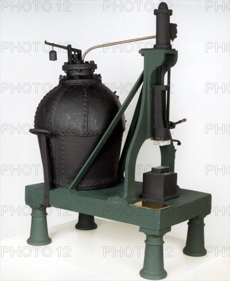 Steam-powered hammer-piler