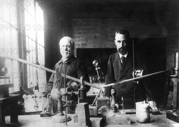 Pierre Curie dans son laboratoire