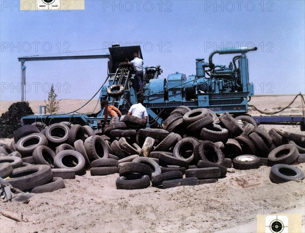 Machine for shredding tires