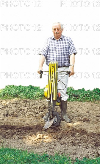 La Mobech, a motorized spade