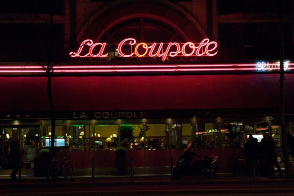 2008, Paris nuit quartier Montparnasse, la Coupole