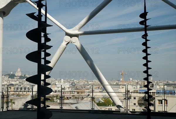 Vue sur les toits de Paris depuis le Centre Georges Pompidou à Paris