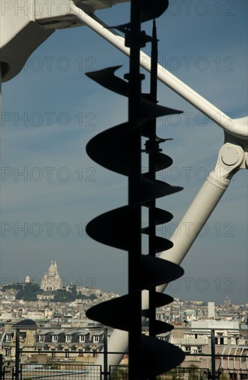Vue sur les toits de Paris depuis le Centre Georges Pompidou à Paris