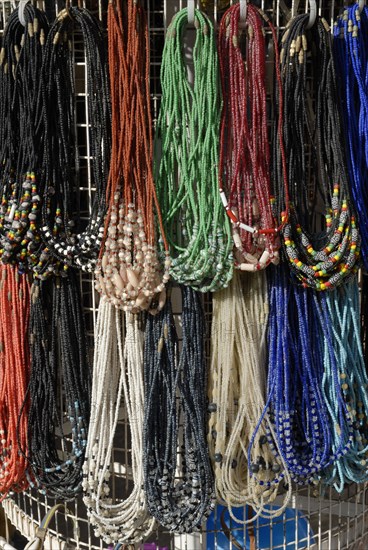 2008, bijoux, colliers, Tunisie