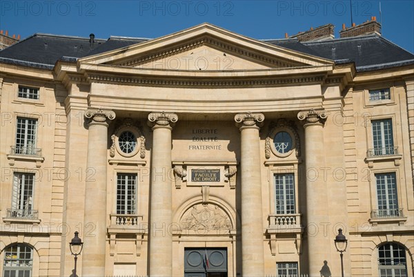 2008, Paris 5eme Faculté de Droit