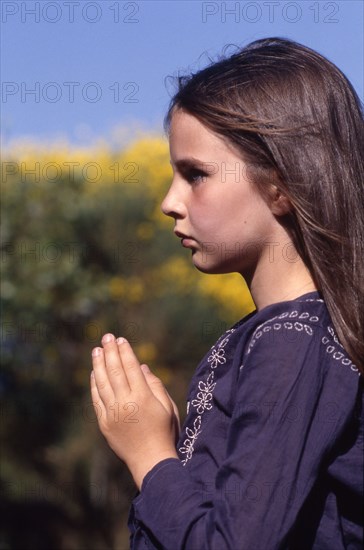 Prière , fillette, nature