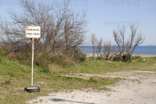 2009, Hyères, 83400, terrain militaire, bord de mer