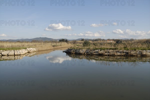 2009, Hyères, 83400, paysage, reflets dans l'eau, canal