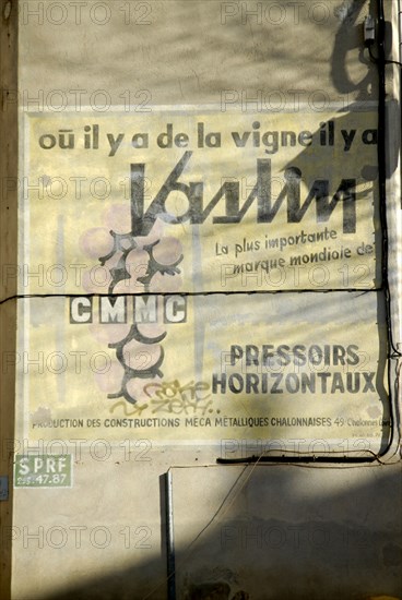 2009, Hyères, 83400, affiche rue, façade, ville médiévale de Hyères