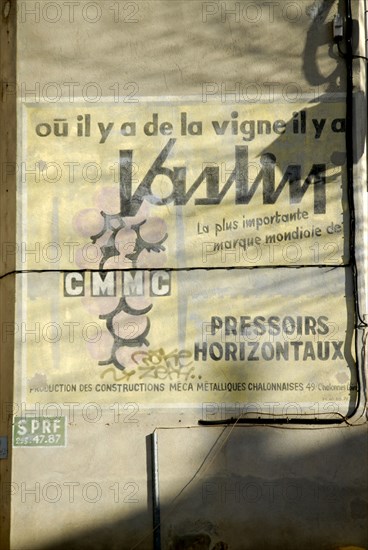 2009, Hyères, 83400,  affiche rue, façade, ville médiévale de Hyères