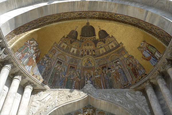 2009, basilique Saint Marc, mosaique de la porte di Sant'Alippio représentant la translation du corps de Saint Marc dans son église vers 1265, Venise