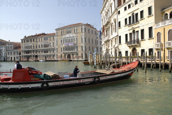 2009, bateau transportant marchandise, façades, grand canal, Venise