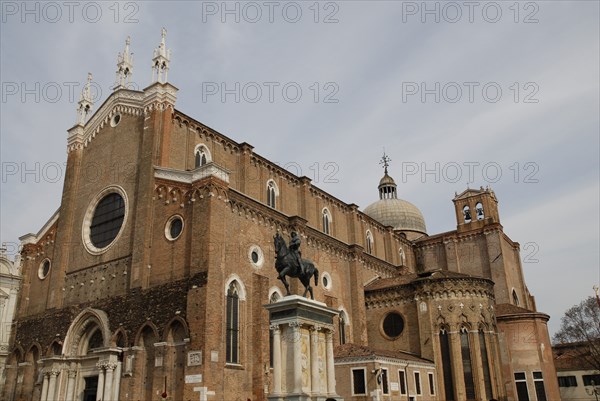 2009, église Saint Jean et Paul, statue équestre du condottiere Bartoloméo Calleoni, Venise