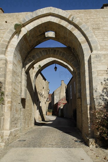 la porte d'en bas, Montréal en basse Bourgogne, octobre 2009