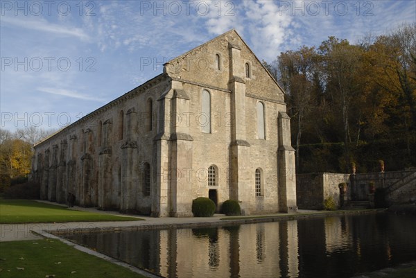 Abbaye Cistercienne édifiée au 12eme siecle, Abbaye de Fontenay, Cote d'Or, octobre 2009
