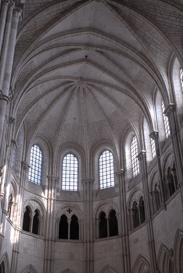 Bourgogne, interieur Basilique de Vezelay, octobre 2009
