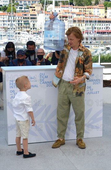 Photocall of the film 'Vortex', 2021 Cannes Film Festival