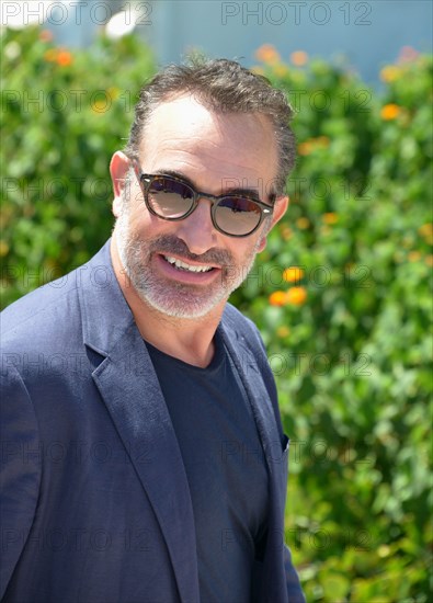 Photocall du film "OSS 117 : Alerte Rouge en Afrique Noire", Festival de Cannes 2021