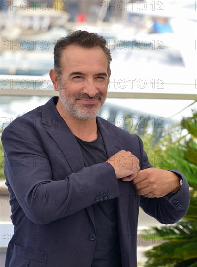 Photocall du film "OSS 117 : Alerte Rouge en Afrique Noire", Festival de Cannes 2021