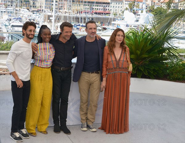 Photocall du film "OSS 117 : Alerte Rouge en Afrique Noire", Festival de Cannes 2021