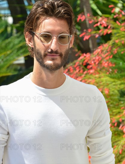 Photocall du film "OSS 117 : Alerte Rouge en Afrique Noire", Festival de Cannes 2021