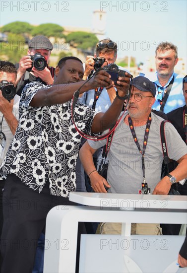 Photocall du film "Tirailleurs", Festival de Cannes 2022