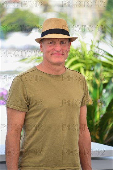 Photocall du film "Sans filtre", Festival de Cannes 2022