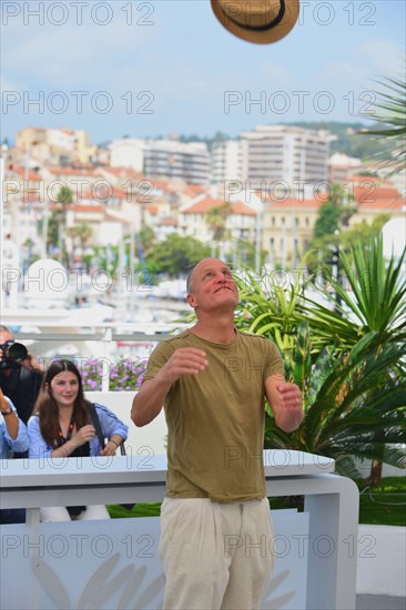 Photocall du film "Sans filtre", Festival de Cannes 2022