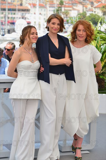 Photocall du film "R.M.N", Festival de Cannes 2022