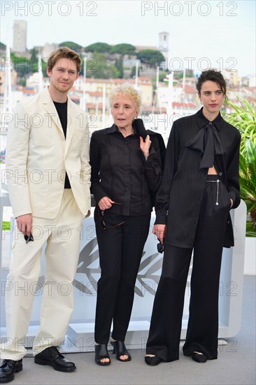 Photocall du film "Des Etoiles à midi", Festival de Cannes 2022