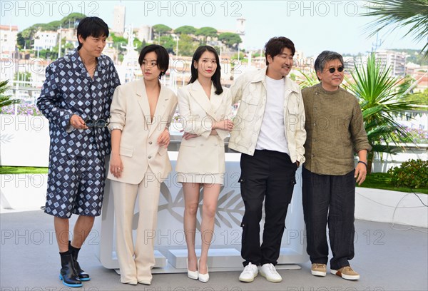 Photocall du film "Les bonnes étoiles", Festival de Cannes 2022