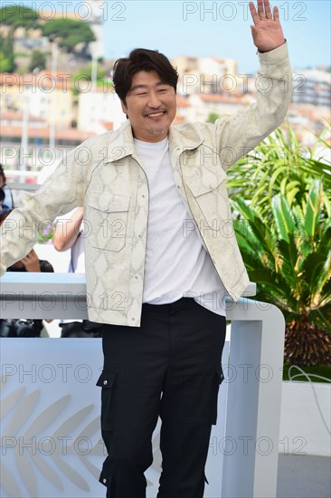 Photocall du film "Les bonnes étoiles", Festival de Cannes 2022