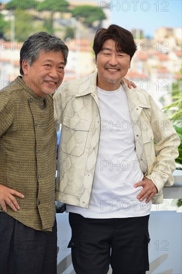 Photocall du film "Les bonnes étoiles", Festival de Cannes 2022