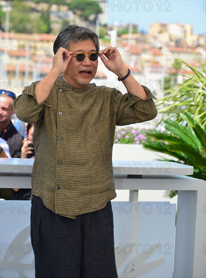 Photocall du film "Les bonnes étoiles", Festival de Cannes 2022