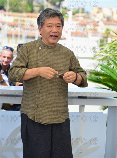 Photocall du film "Les bonnes étoiles", Festival de Cannes 2022