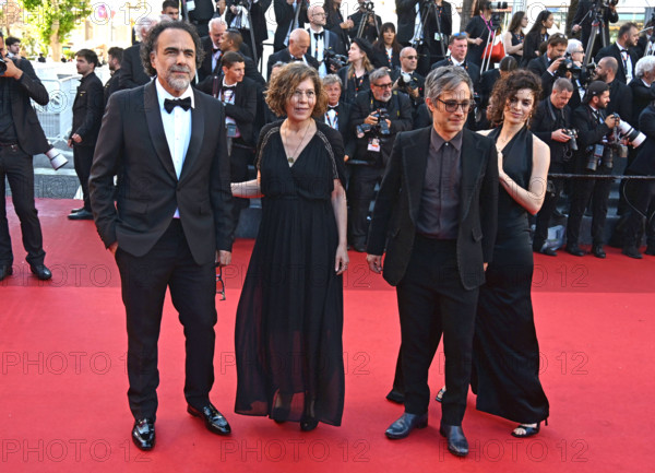 Montée des marches du film "Vie privée"
